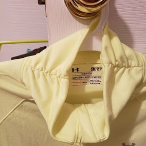 Under armour longsleeve like new